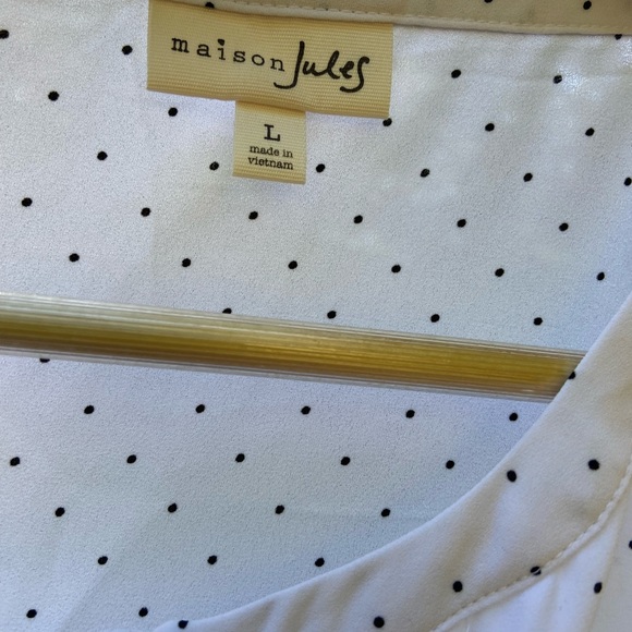 Maison Jules White with Black Polka Dot Blouse - Picture 5 of 6